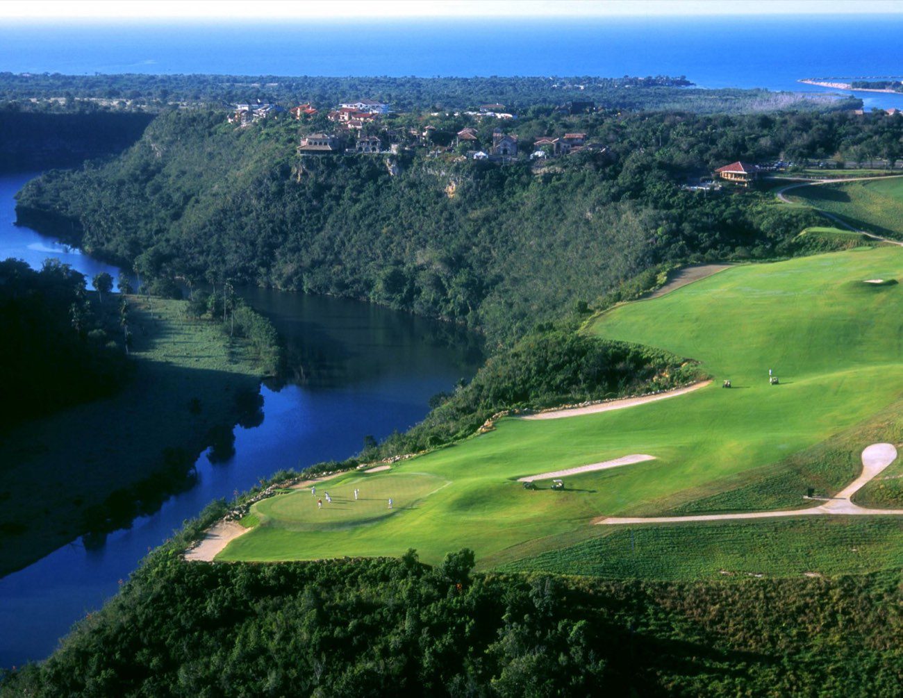 Dye Fore golf course above the Chavón river